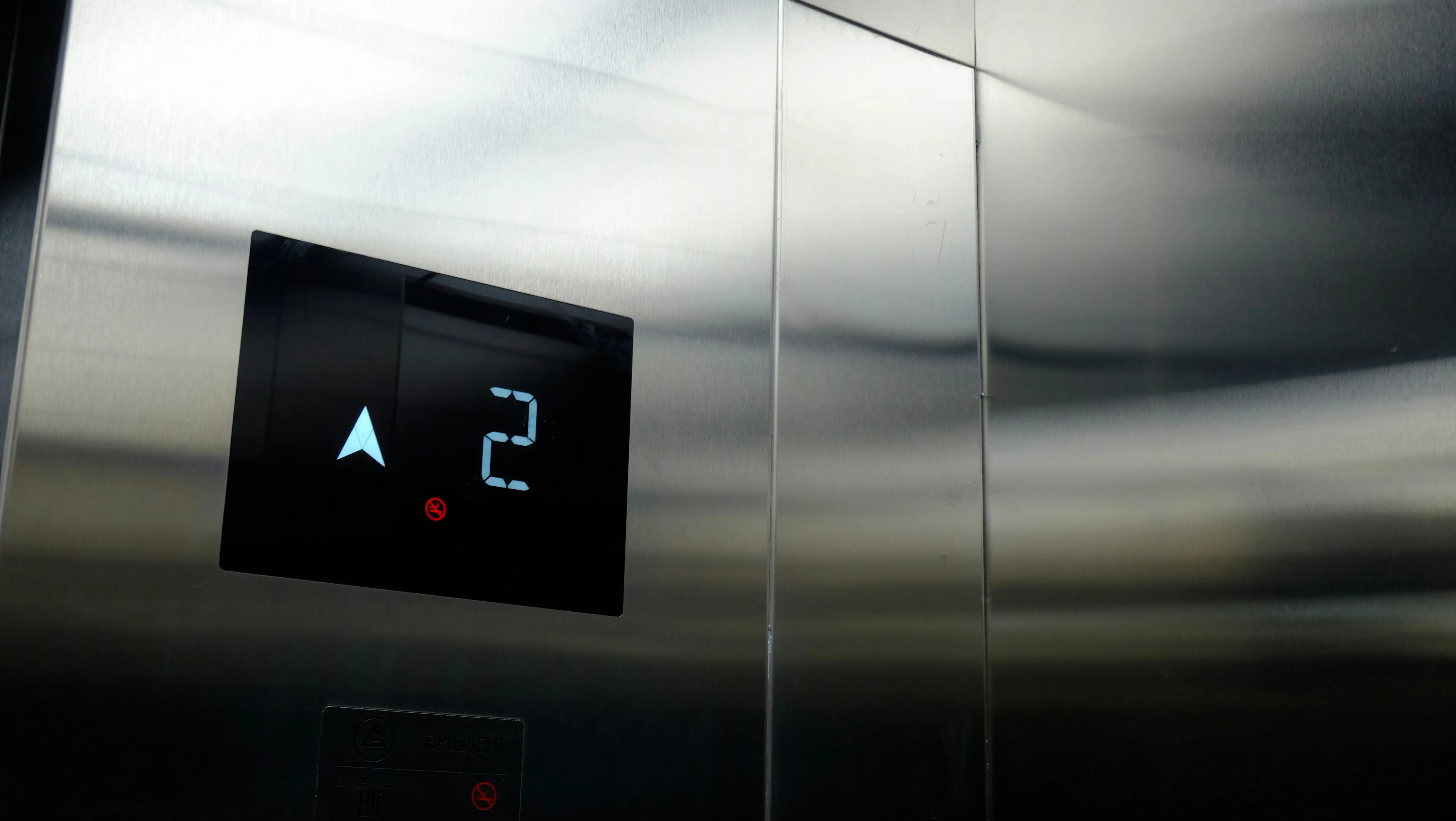 Botão de elevador conserto rápido